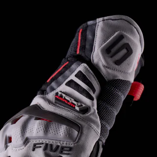 GUANTES FIVE TFX1 AIRFLOW NEGRO / ROJO FLUOR 4
