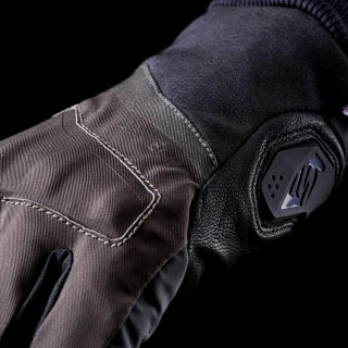 GUANTES FIVE WFX DISTRICT WOMAN WP NEGRO / ORO 7
