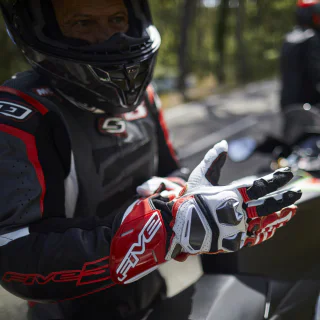 GUANTES FIVE RFX RACE V2 NEGRO / ROJO 11