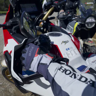 GUANTES FIVE TFX2 EVO WP+ AZUL / GRIS / ROJO 12